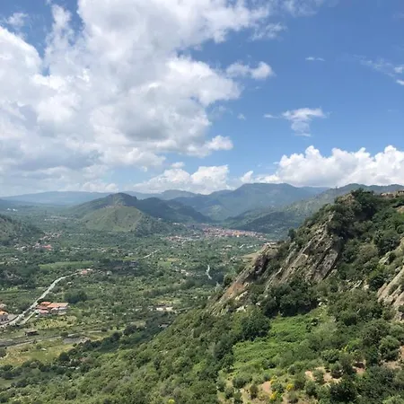 Antico Borgo - A Due Passi Dalle Gole Alcantara *
