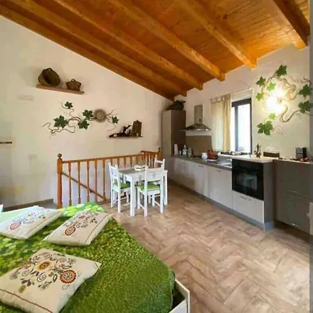 Апартаменты Antico Borgo - A Due Passi Dalle Gole Alcantara