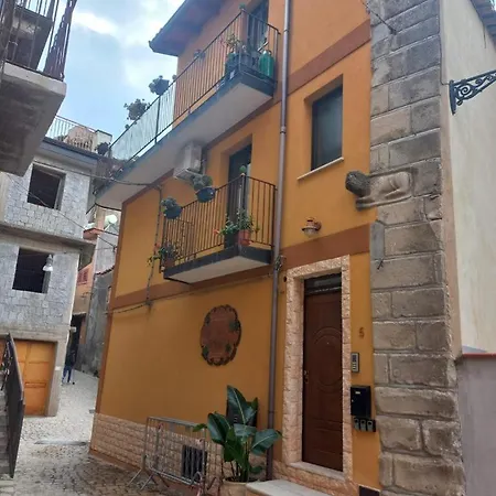 Antico Borgo - A Due Passi Dalle Gole Alcantara Lejlighed